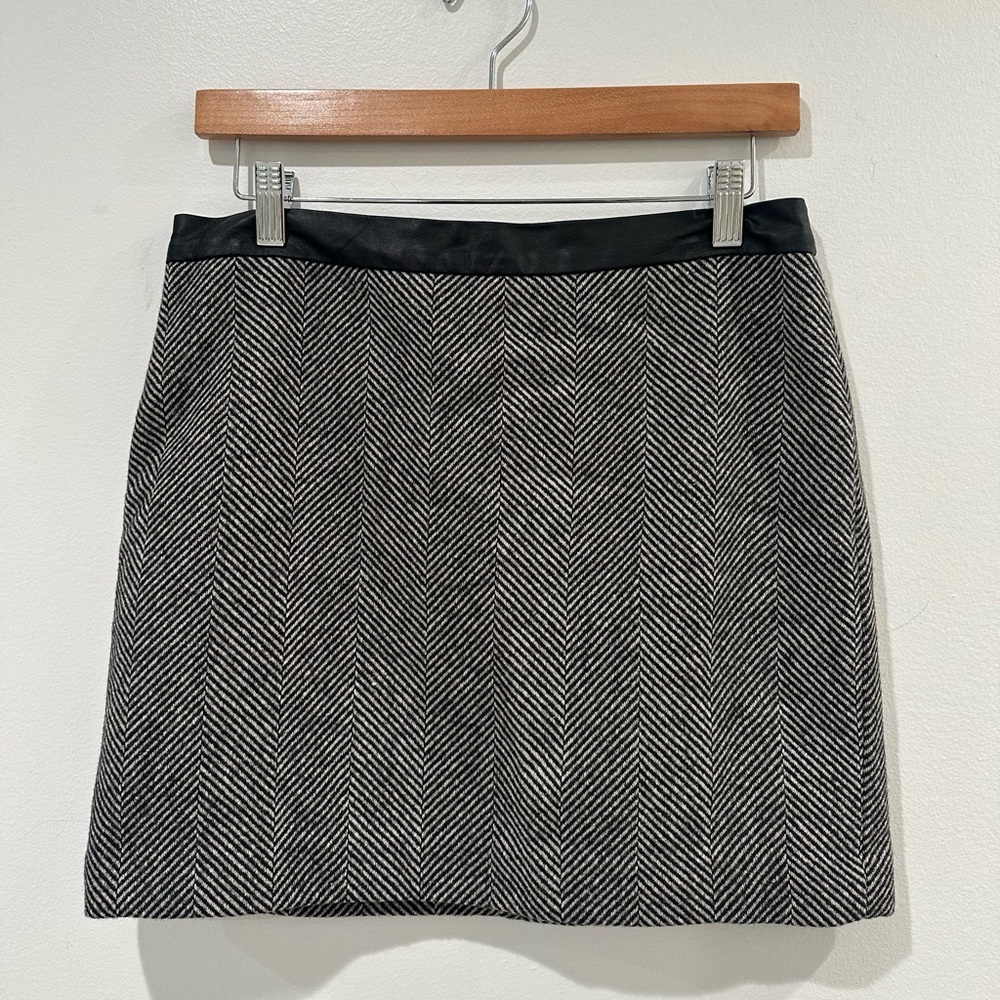 Banana Republic Black and White Pencil Skirt